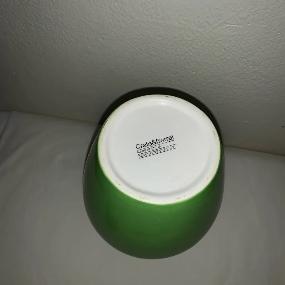 Crate & Barrel Ceramic Izzy Buff Vase Kiwi/lime Green 8.5” Tall used/ like new.